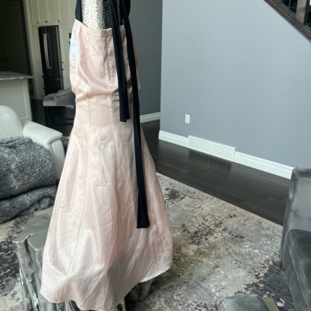 COPY - Vintage Alyce Paris formal halter gown size medium best summer wedding g… - Picture 12 of 17